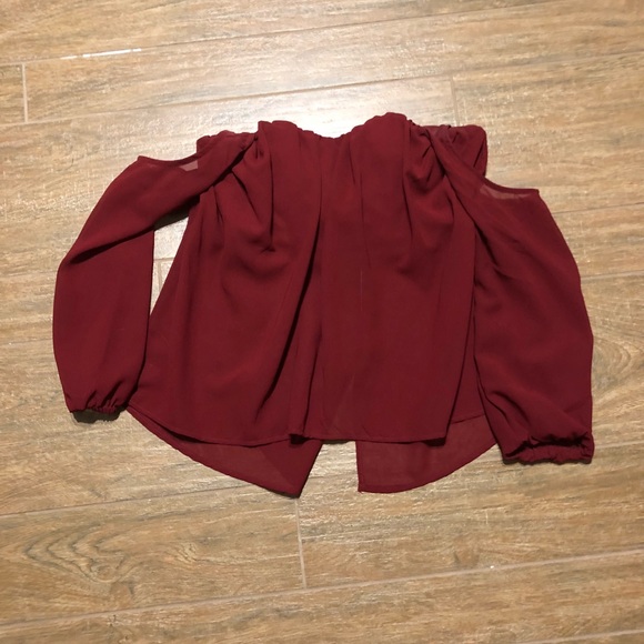 ❌ SOLD Wine off the shoulder top - Picture 2 of 4